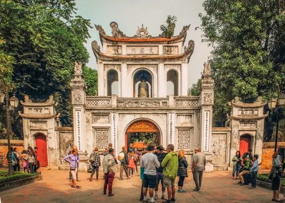 Hanoi vs Saigon